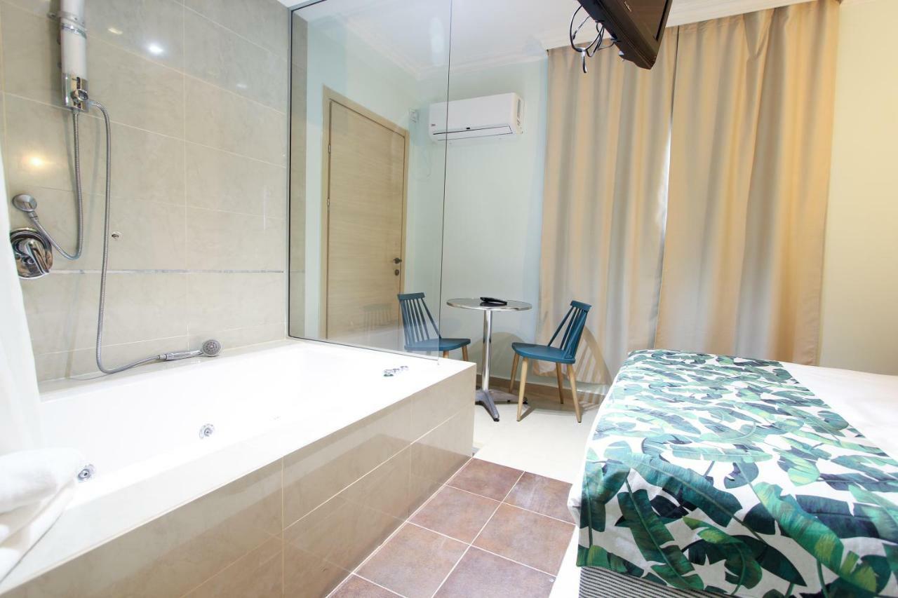 Olive Baywatch Hotel Tel Aviv Exterior photo