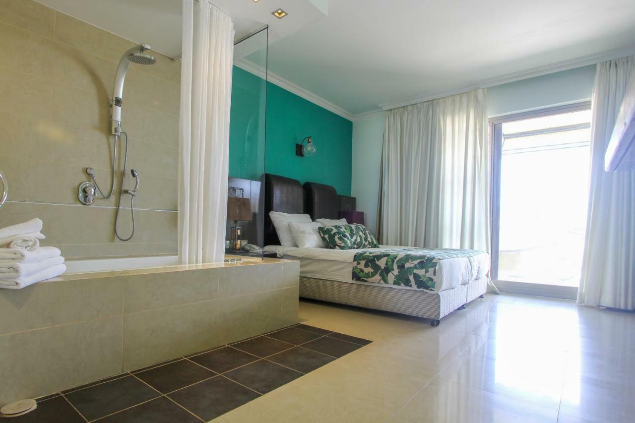 Olive Baywatch Hotel Tel Aviv Exterior photo